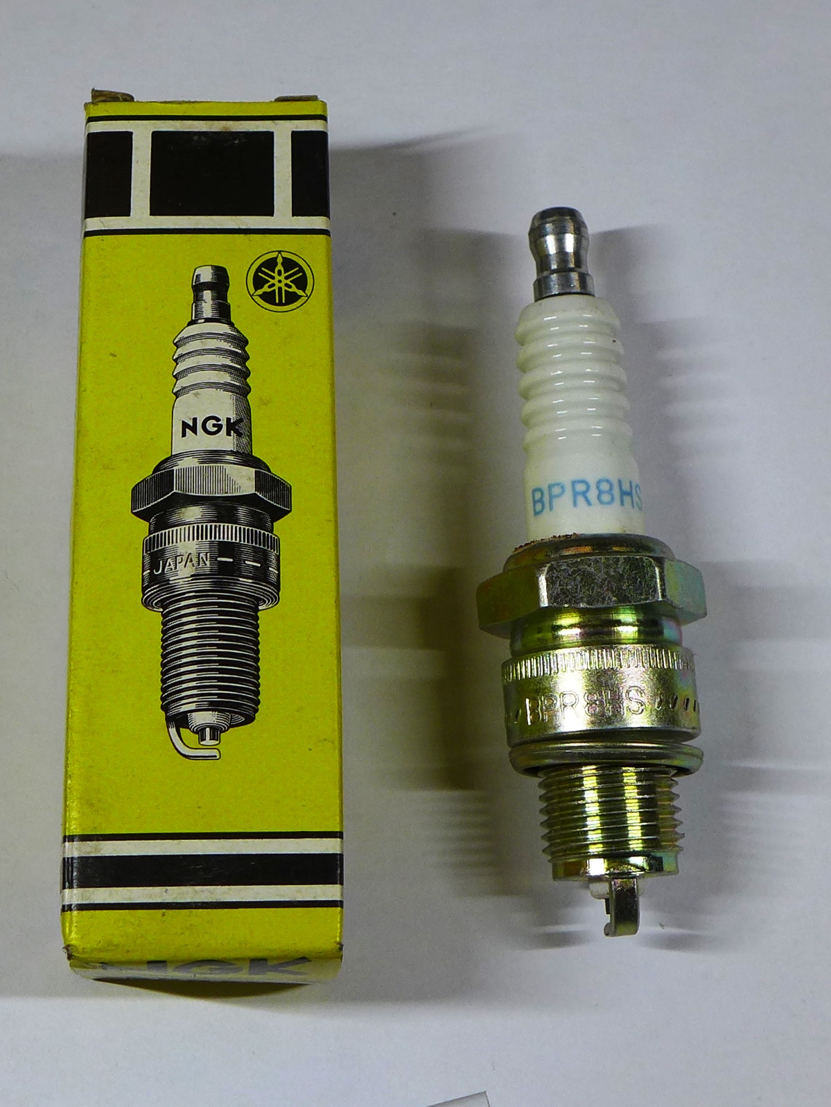 NGK 7980 Zündkerze - Iridium Für Suzuki Swift, Opel Agila, Nissan Pixo